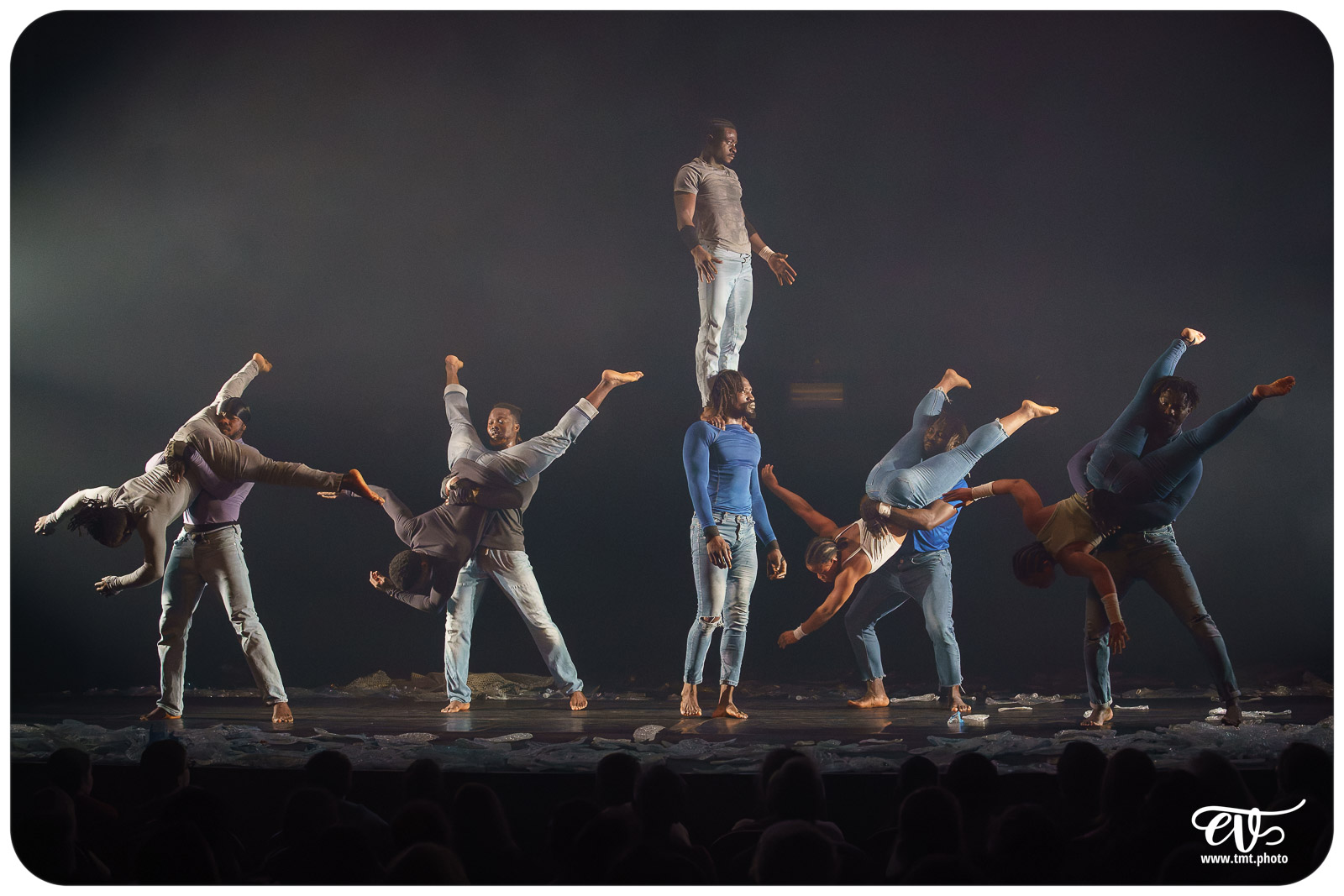 YÉ ! (L'EAU) (CIRCUS BAOBAB)